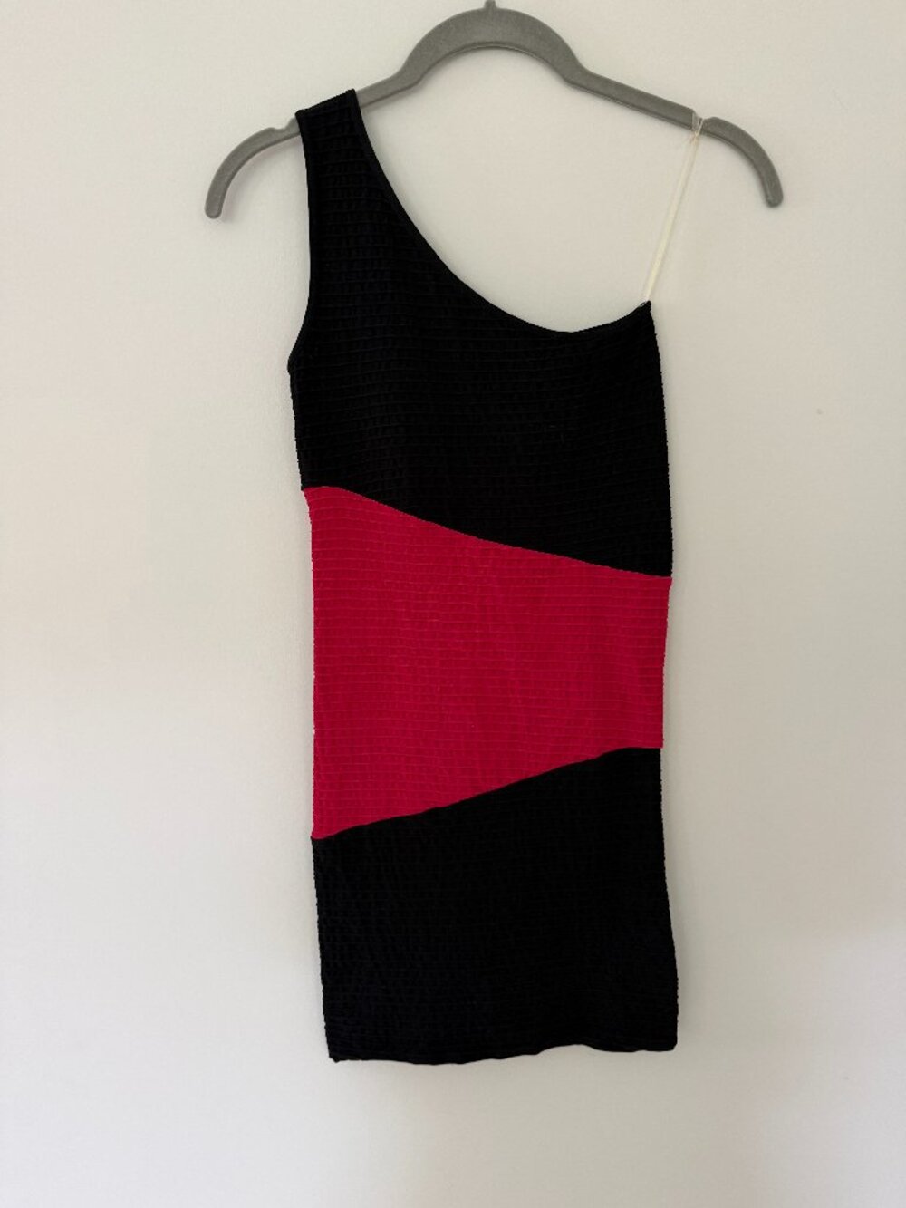 bebe one-shoulder bodycon colorblock dress black, red size small